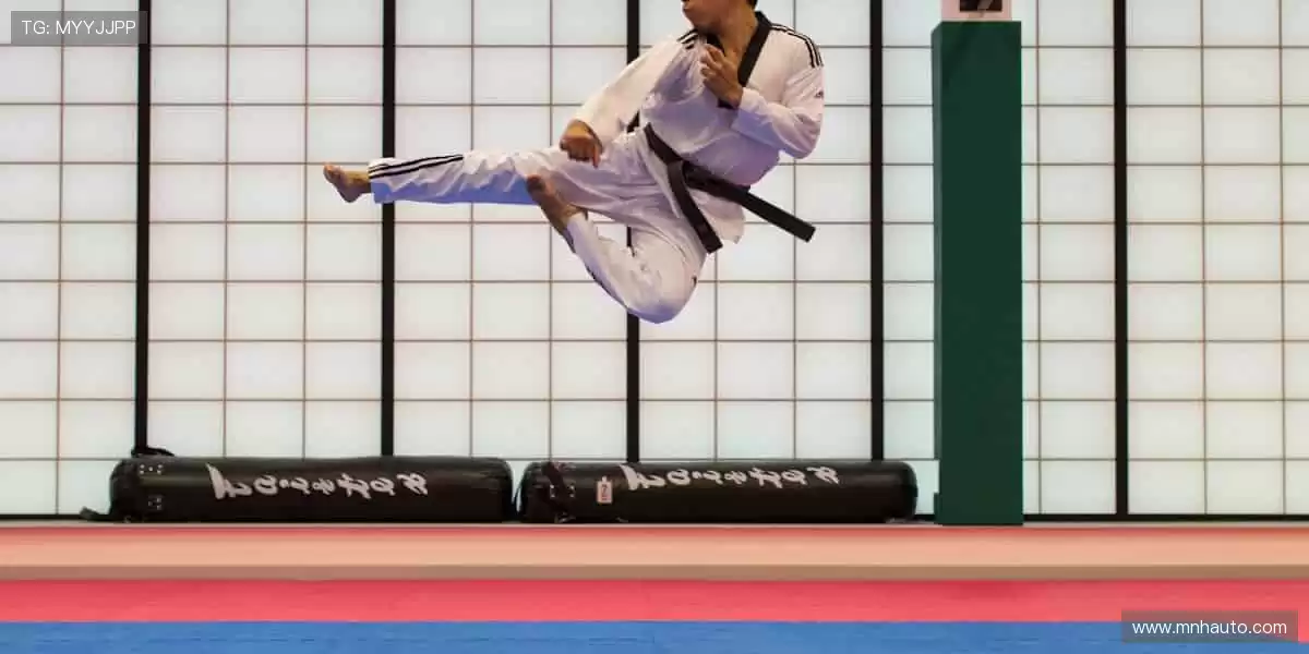 限量周边，收藏荣耀，你的专属体育记忆！🎯✨